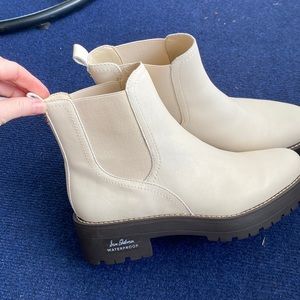 Sam Edelman cream/white boot waterproof